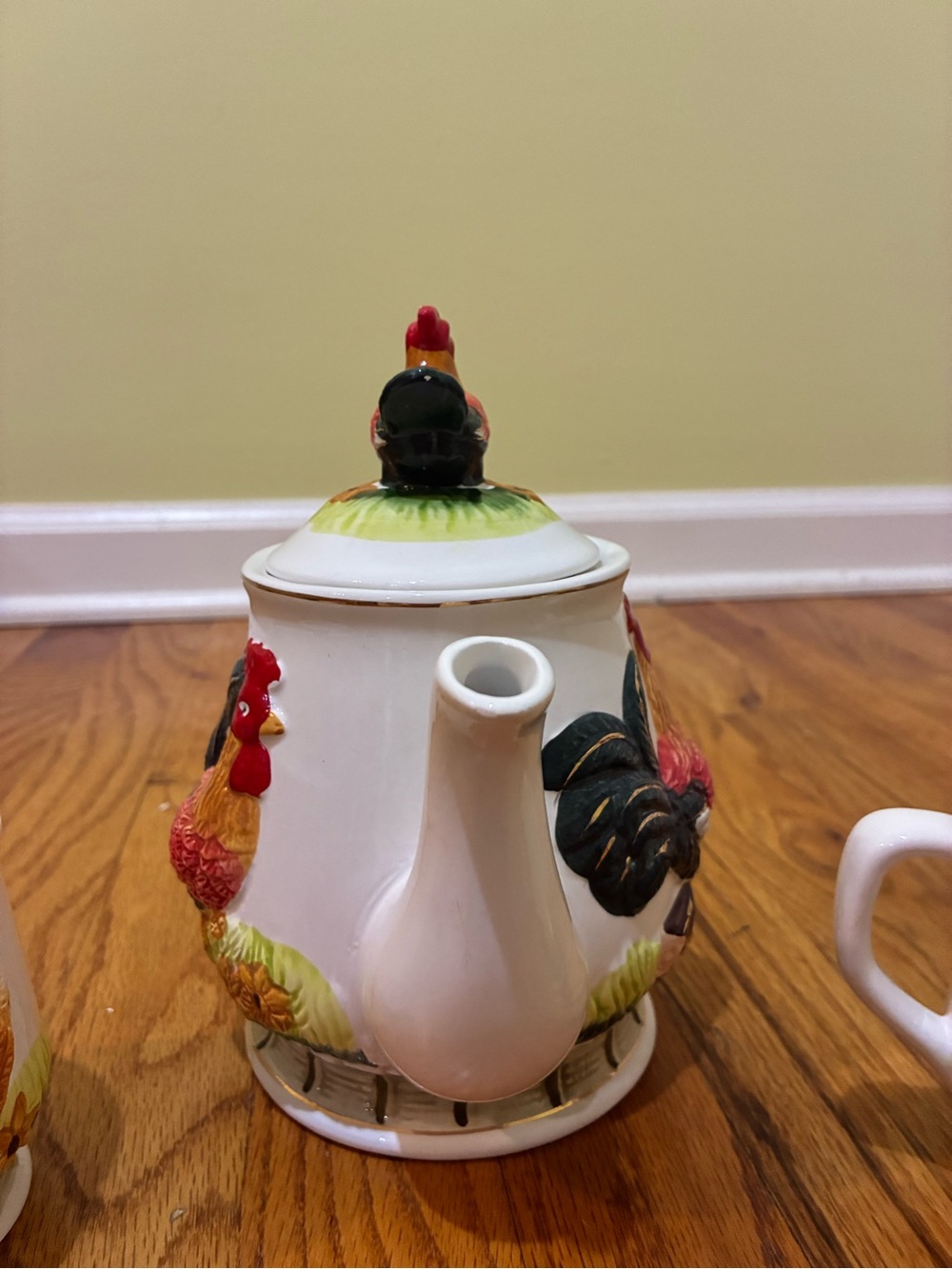 Rooster Ceramic Tea Set - Picture 6 of 11